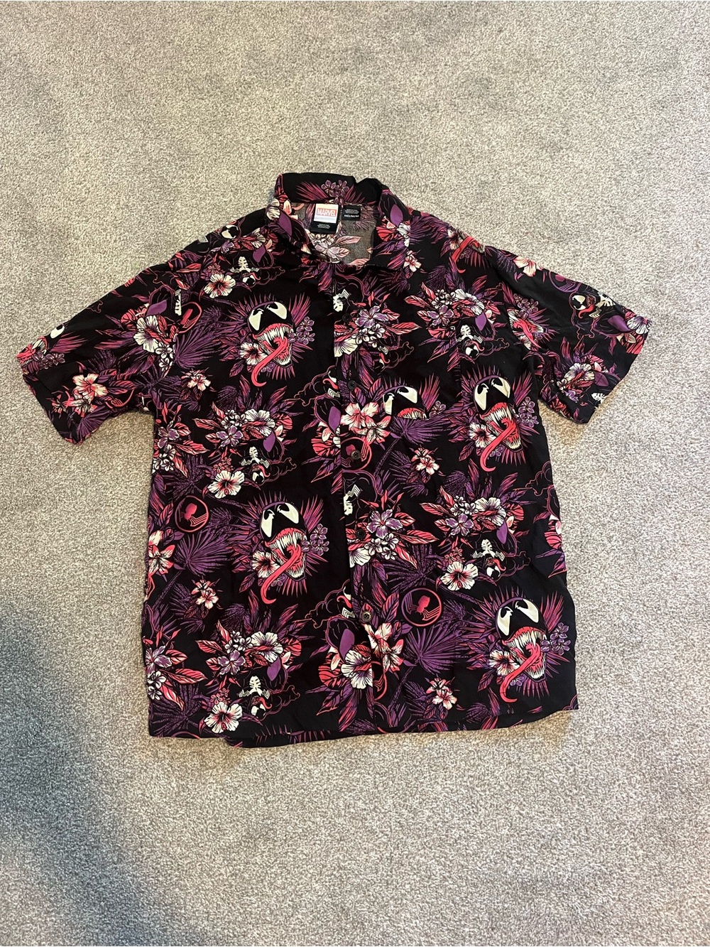 Marvel Black & Pink Floral Short-Sleeve Button-Up Shirt